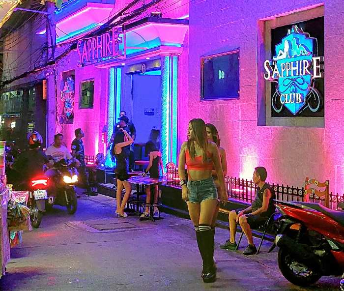 sapphire agogo club on walking street in pattaya
