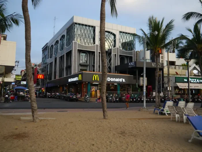 Nonze hostel on Pattaya Beach Road