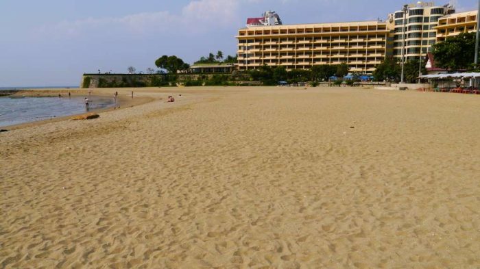 Dusit Thani beachfront hotel, Pattaya, Thailand