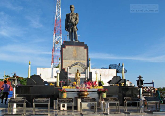 Statue of Abhakara Kiartivongse at Pattaya viewing point