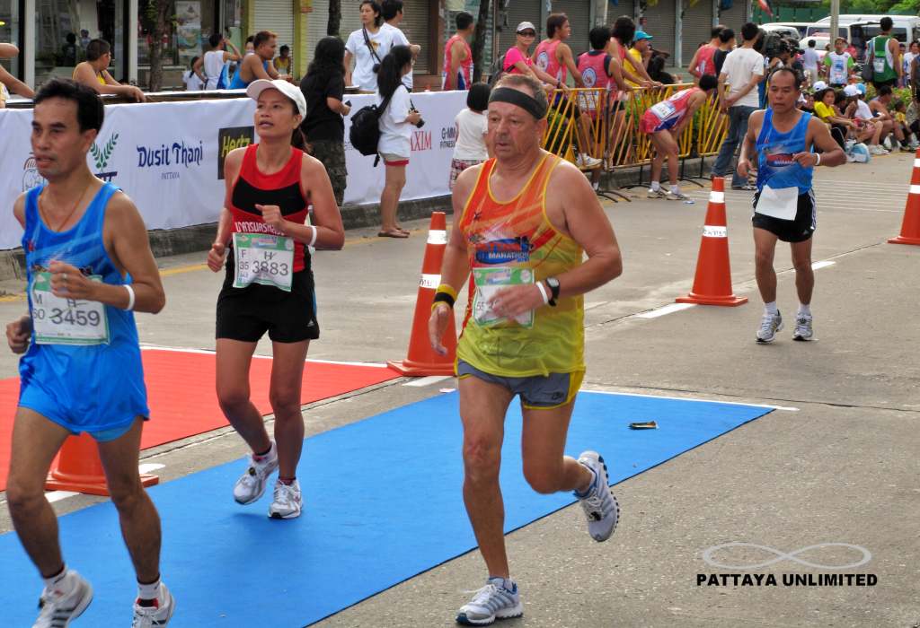 Pattaya marathon runners